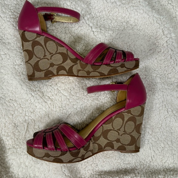 Coach fuchsia is wedge sandals size 7.5 - Picture 2 of 8
